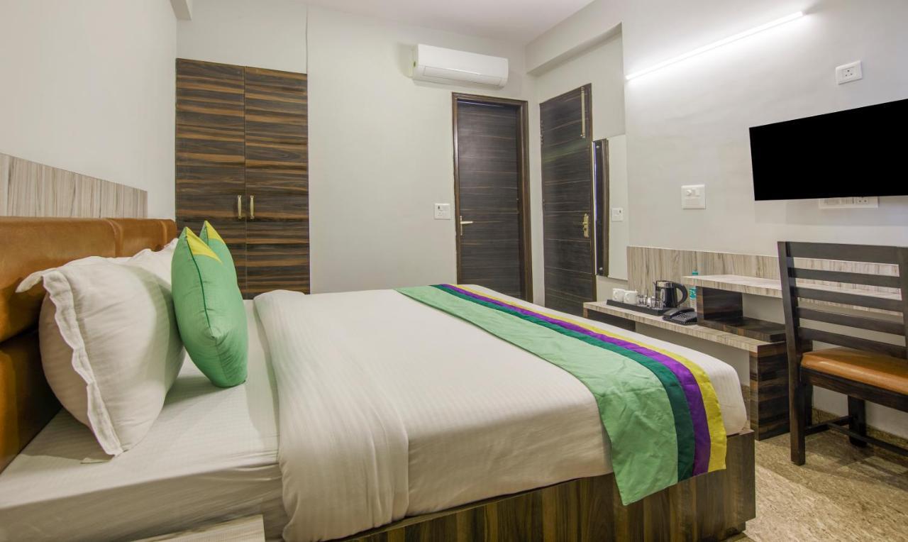 Treebo Swastika Premium Noida Exterior foto