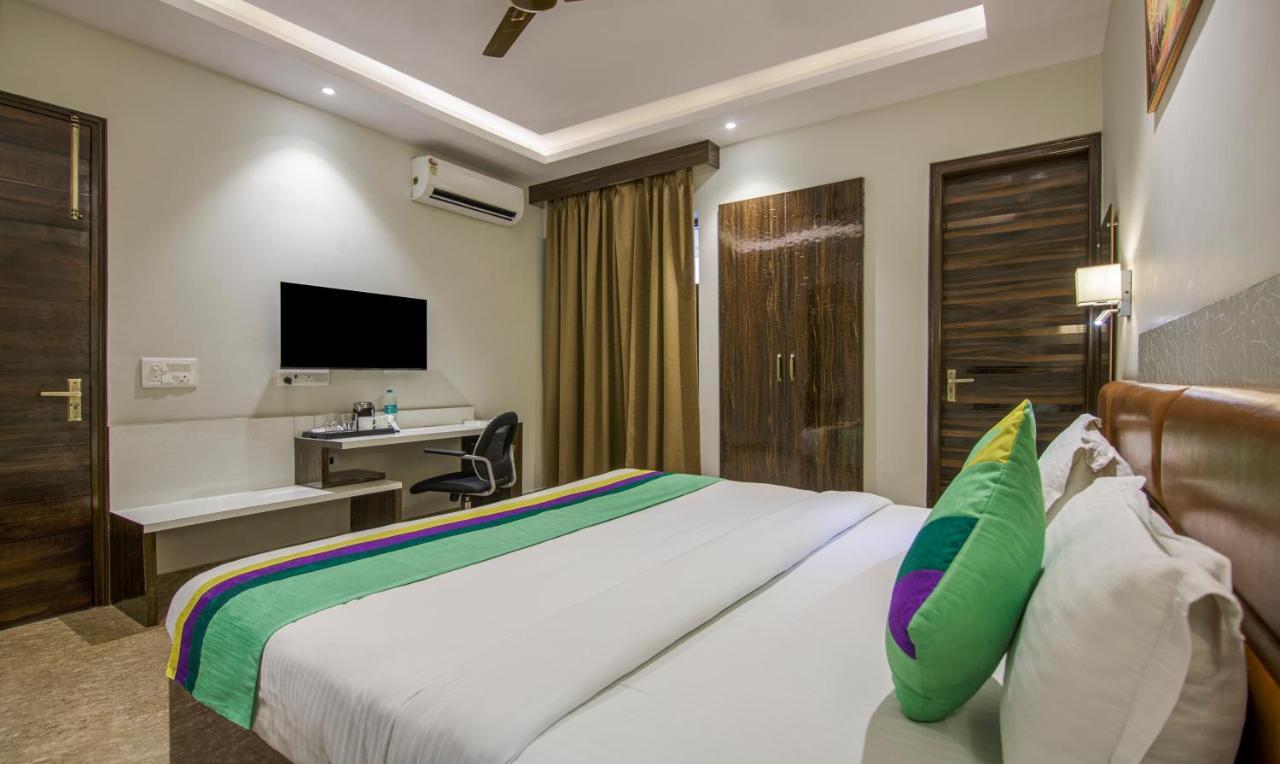 Treebo Swastika Premium Noida Exterior foto