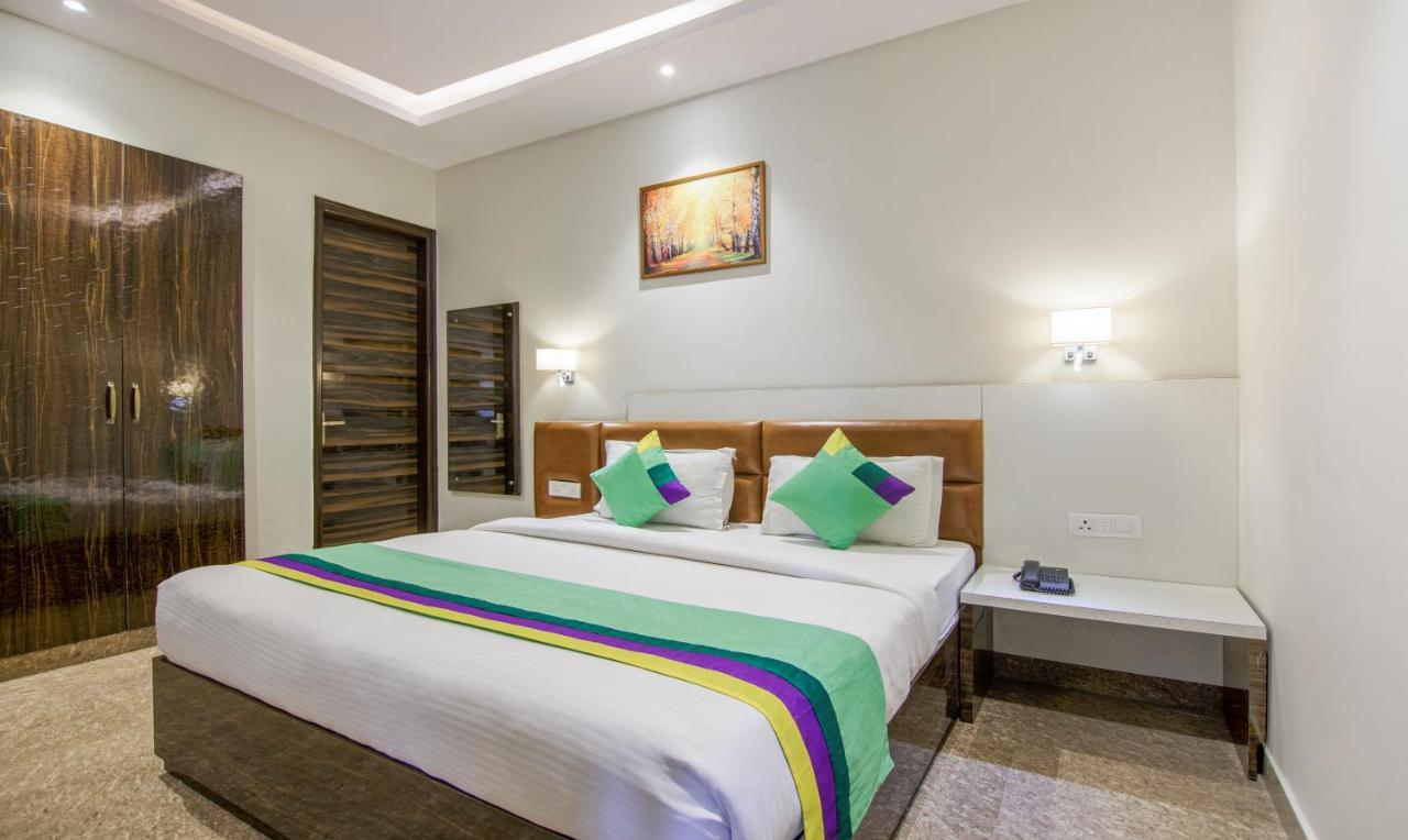 Treebo Swastika Premium Noida Exterior foto
