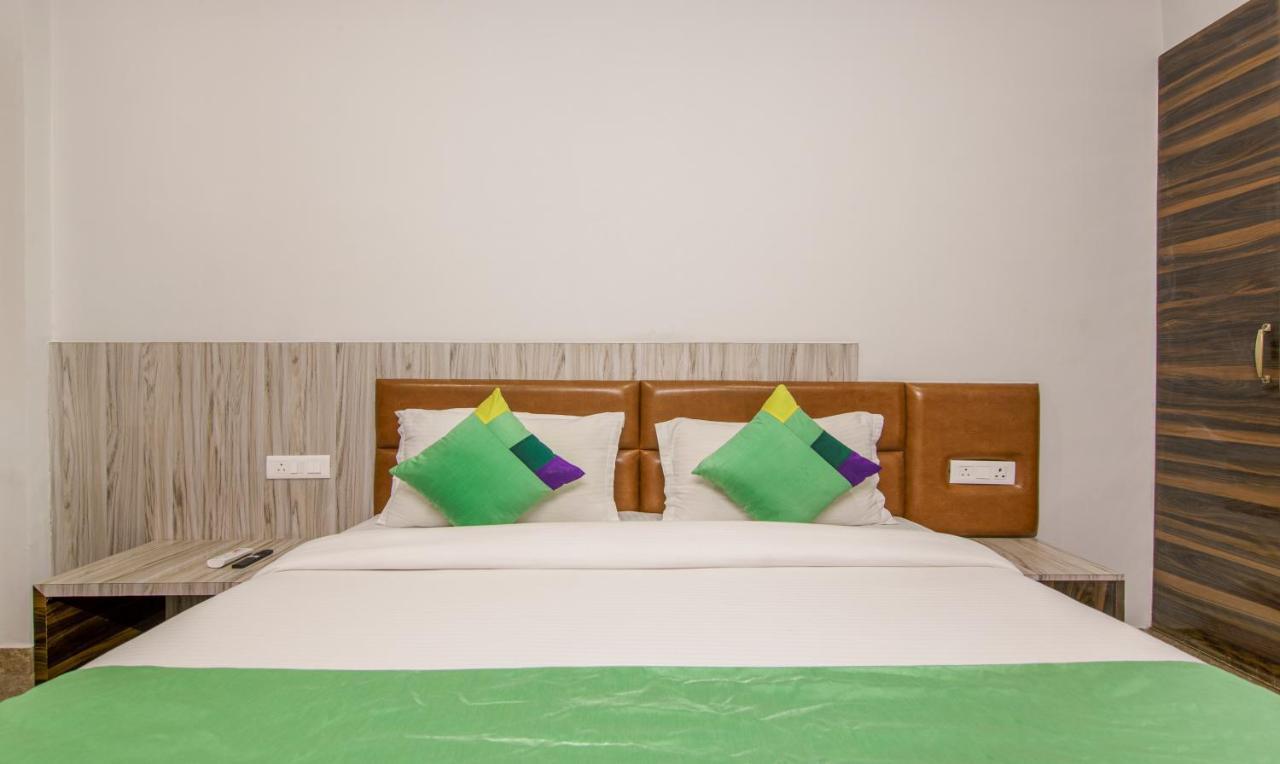 Treebo Swastika Premium Noida Exterior foto