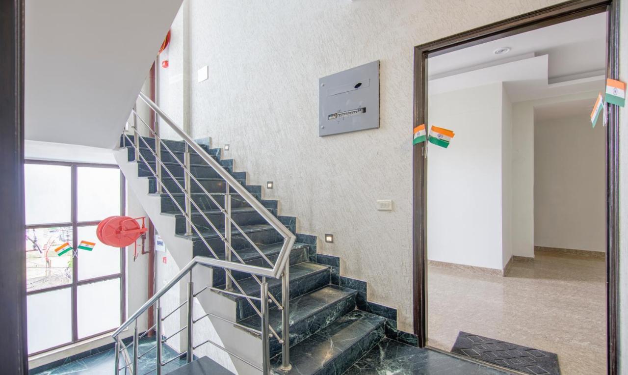 Treebo Swastika Premium Noida Exterior foto