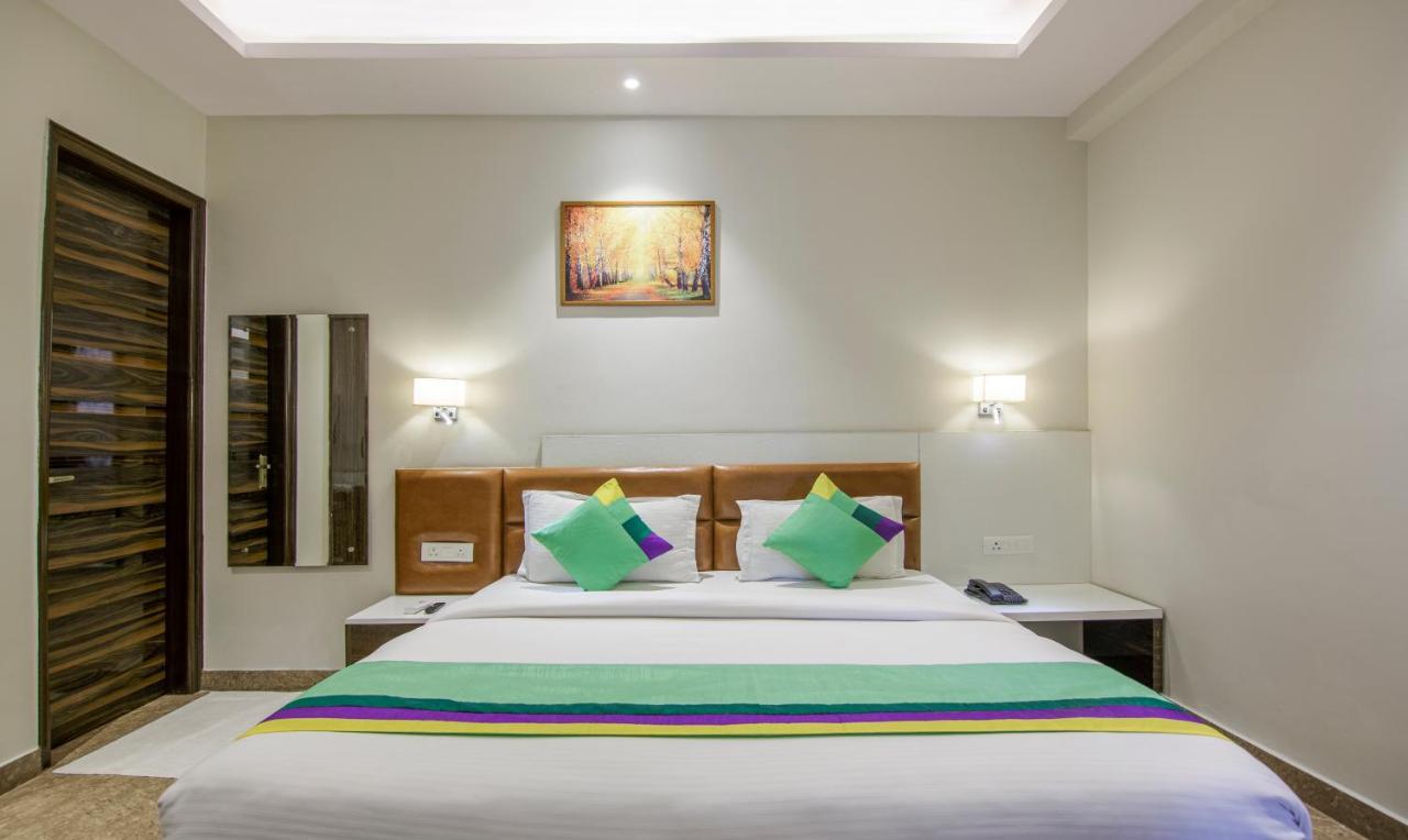 Treebo Swastika Premium Noida Exterior foto